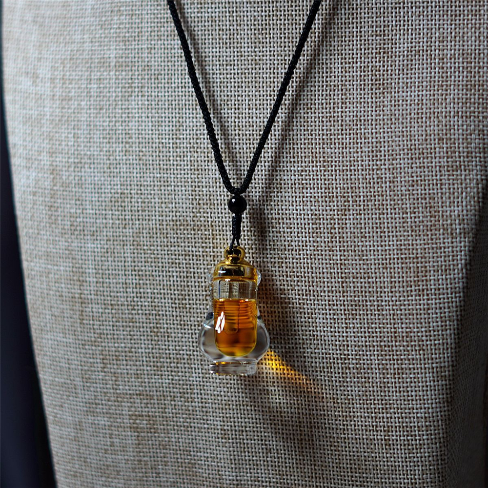Agarwood Essential Oil Pendant - đánh giá và giá Body Jewelry Co