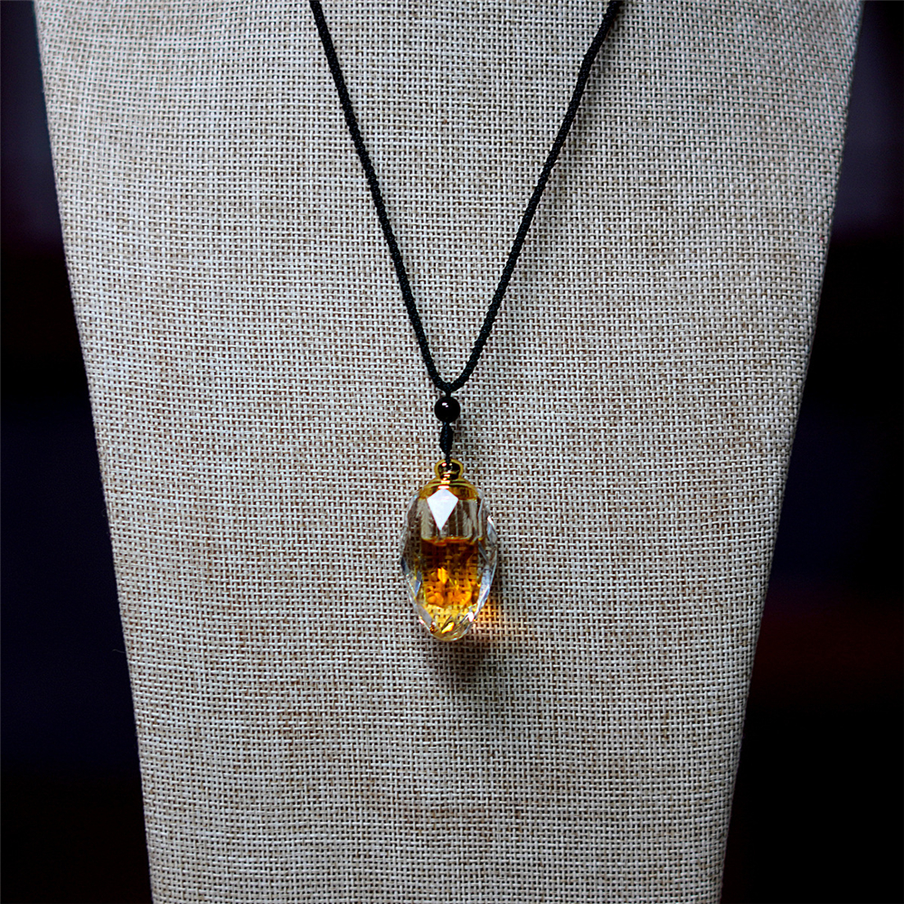 Heart-Shaped Agarwood Essentia - đánh giá và giá Body Jewelry Co